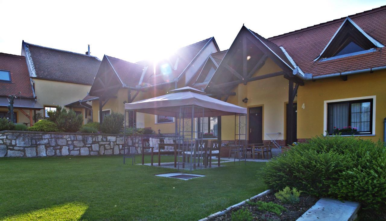 Huber Panzio Bed & Breakfast แฟร์โตราโคส ภายนอก รูปภาพ